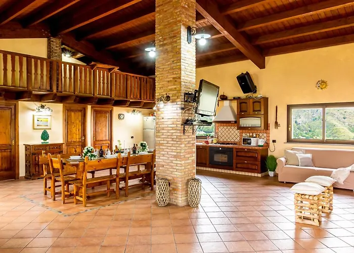 Villa Da Campo Giardini-Naxos